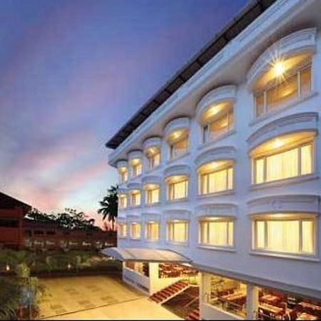 Cochin Palace Kochi Екстериор снимка