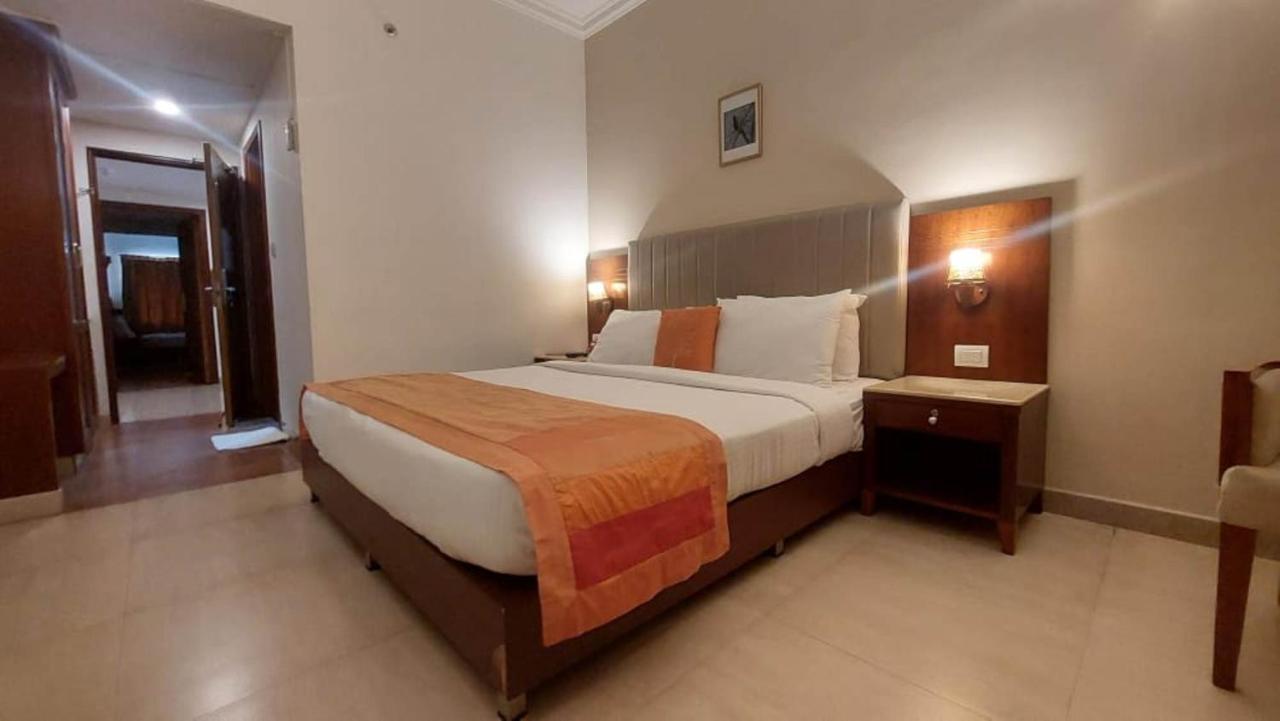 Cochin Palace Kochi Екстериор снимка