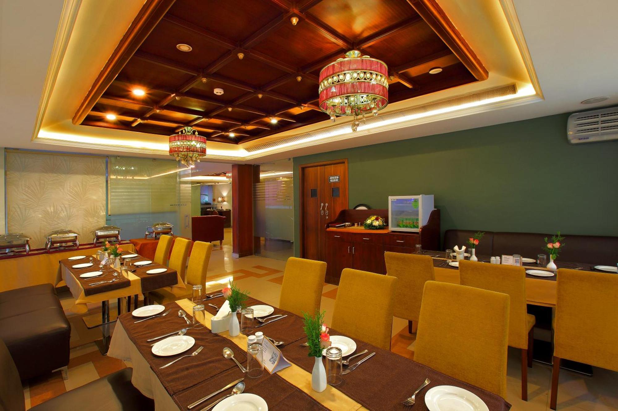 Cochin Palace Kochi Екстериор снимка